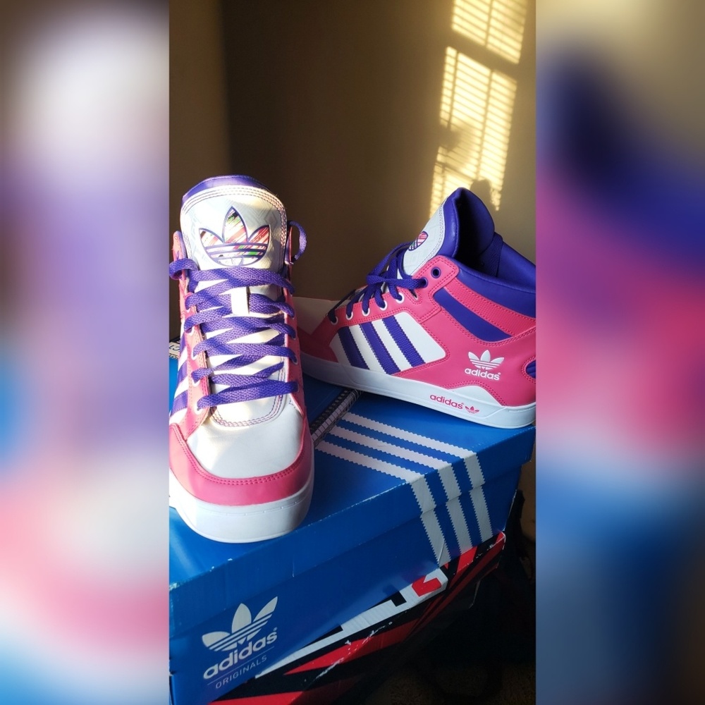 Adidas Sneakers